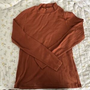 Uniqlo basic orange ribbed mock neck sweater